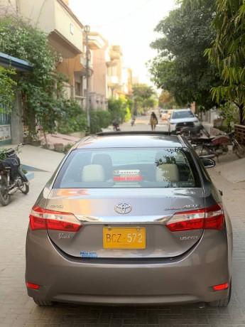 toyota-corolla-altis-grande-18-2015-big-5