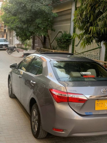 toyota-corolla-altis-grande-18-2015-big-6