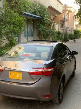 toyota-corolla-altis-grande-18-2015-big-7