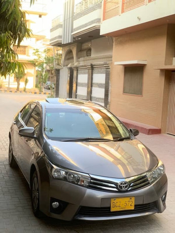 toyota-corolla-altis-grande-18-2015-big-3