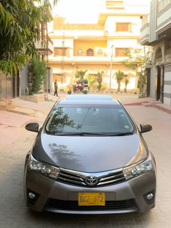 toyota-corolla-altis-grande-18-2015-big-2