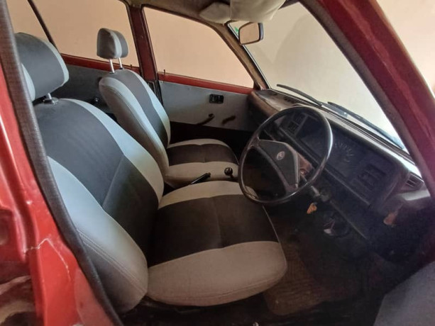 daihatsu-charade-1982-big-7