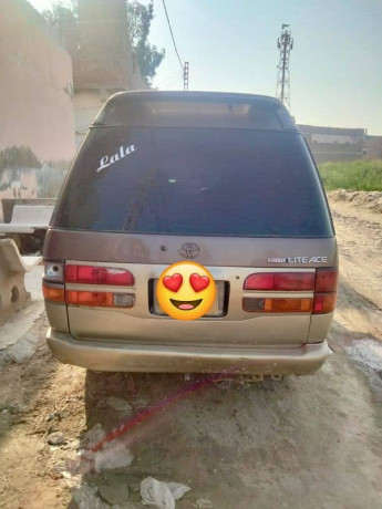 toyota-town-ace-1995-big-3