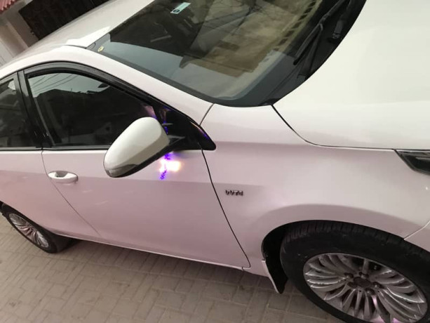 corolla-xli-2015-model-big-9