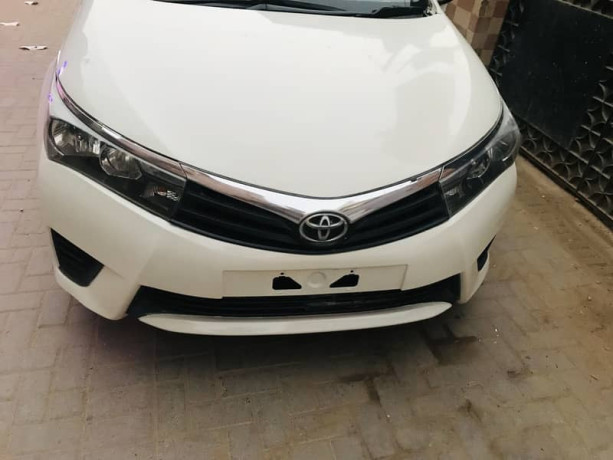 corolla-xli-2015-model-big-16