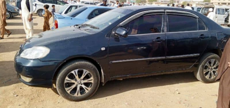 toyota-corolla-se-saloon-2005-big-2
