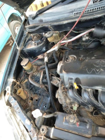 toyota-corolla-se-saloon-2005-big-7