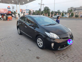 toyota-prius-2013-s-touring