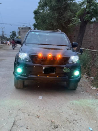 toyota-fortuner-v-2013-big-2