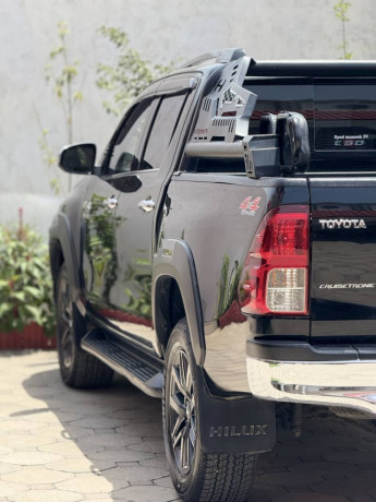 toyota-revo-2021-big-2