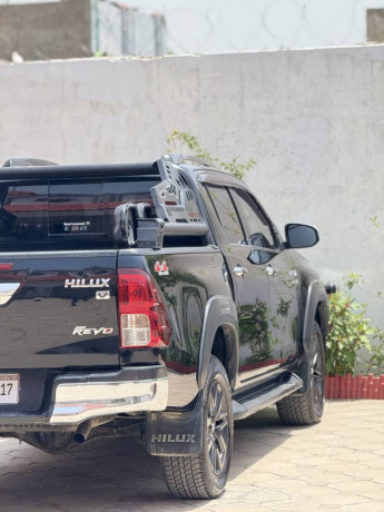 toyota-revo-2021-big-1