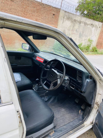 nissan-sunny-1987-big-7