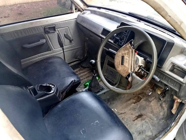 suzuki-mehran-1992-big-9