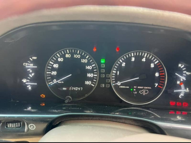 toyota-land-cruiser-cygnus-2005-v8-big-7