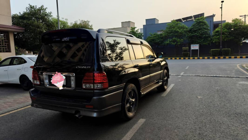 toyota-land-cruiser-cygnus-2005-v8-big-9