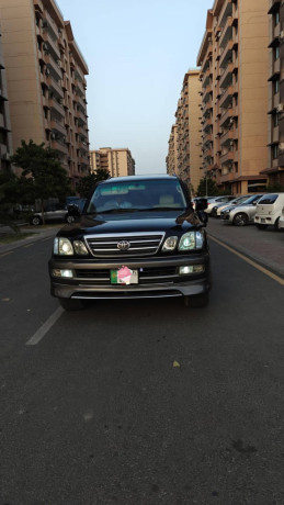 toyota-land-cruiser-cygnus-2005-v8-big-14