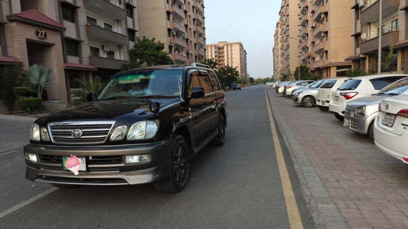 toyota-land-cruiser-cygnus-2005-v8-big-13