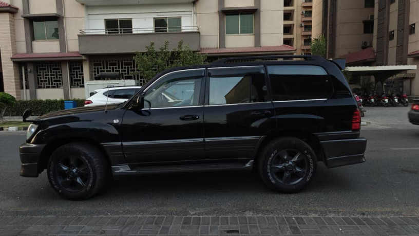 toyota-land-cruiser-cygnus-2005-v8-big-8