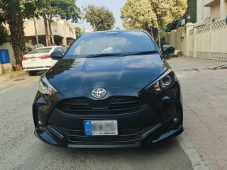 toyota-yaris-2021