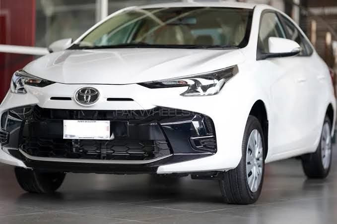 yaris-gli-cvt-big-0