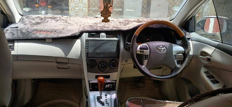 toyota-corolla-axio-2009-big-4