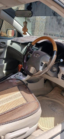 toyota-corolla-axio-2009-big-3