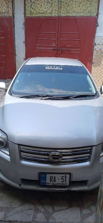 toyota-corolla-axio-2009-big-0