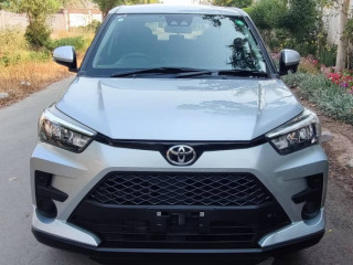 toyota-raize-xs-2021