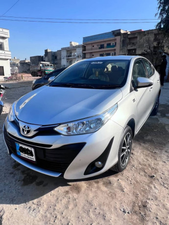 toyota-yaris-ativ-13-cvt-genuine-2022-big-0