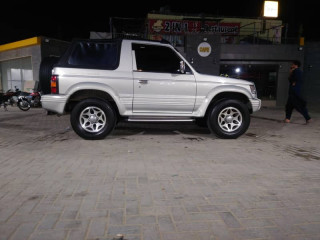 mitsubishi-pajero-1993