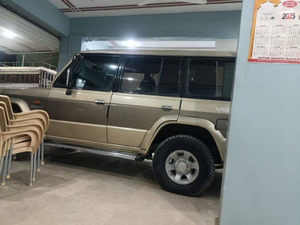 mitsubishi-pajero-1986countect-nmbe03340028432-big-6