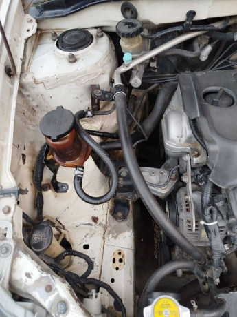 toyota-corolla-2005-big-16