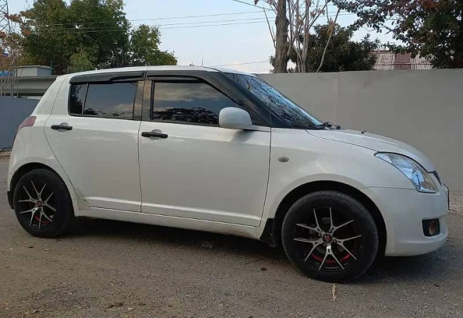 suzuki-swift-2012-big-3