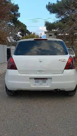 suzuki-swift-2012-big-0