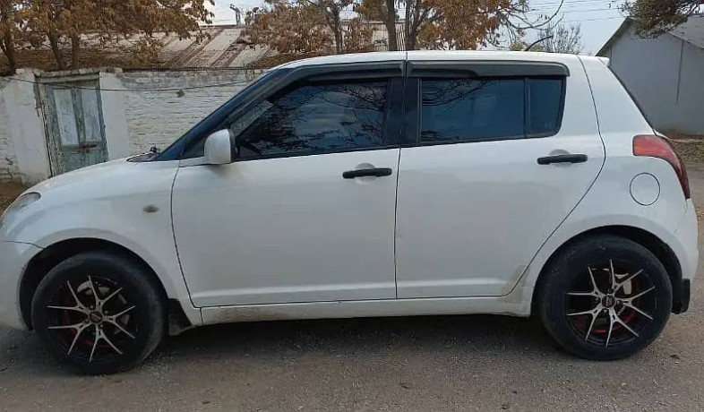 suzuki-swift-2012-big-1