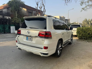 land-cruiser-ax-sunroof