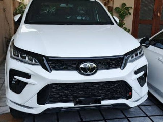 toyota-fortuner-2025-gr
