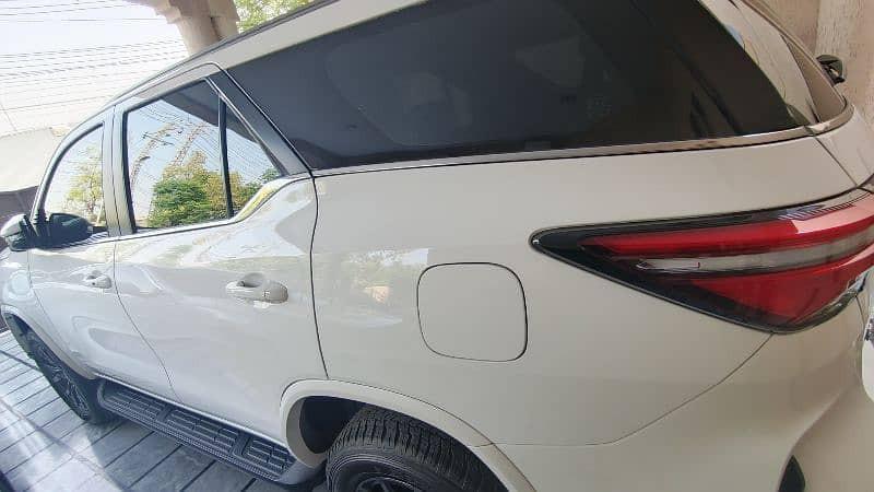 toyota-fortuner-2025-gr-big-5
