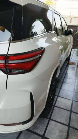 toyota-fortuner-2025-gr-big-1