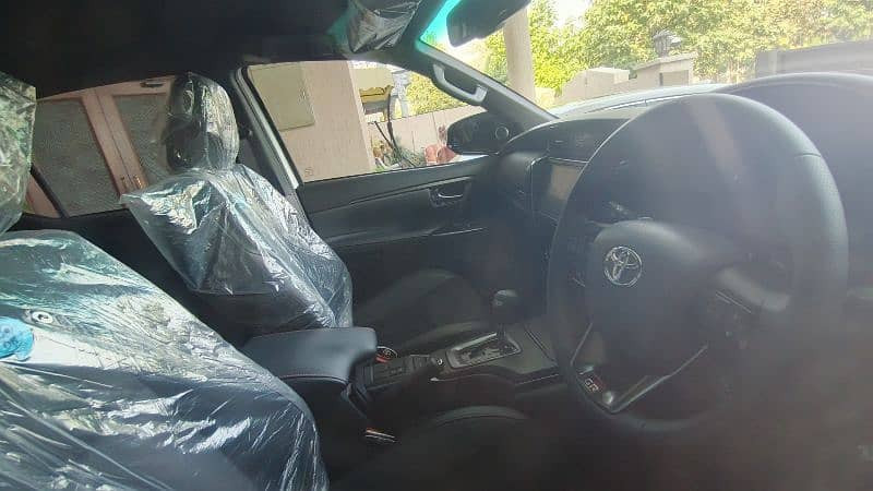 toyota-fortuner-2025-gr-big-9