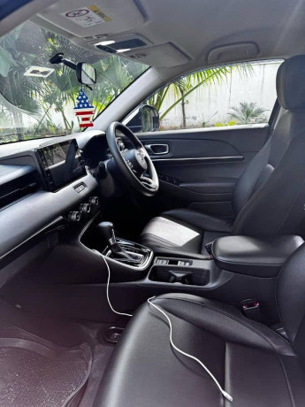 honda-hr-v-vti-2023-big-4