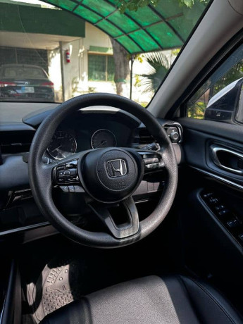 honda-hr-v-vti-2023-big-10