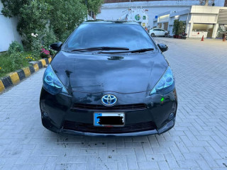 toyota-aqua-2014