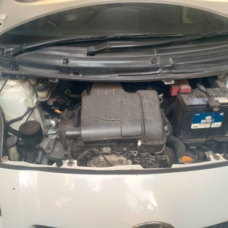 toyota-vitz-2008-big-3