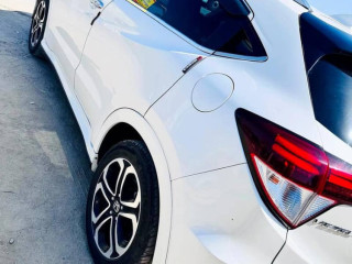 vezal-car