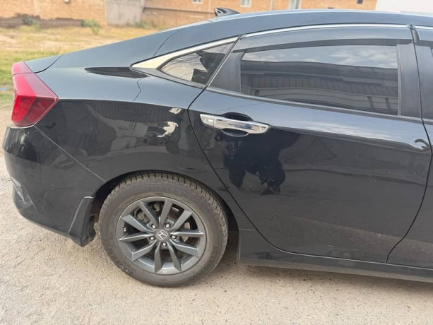 honda-civic-vti-oriel-2020-big-3