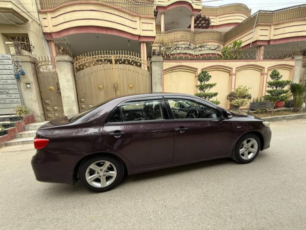 toyota-corolla-gli-13-vvti-2011-big-4