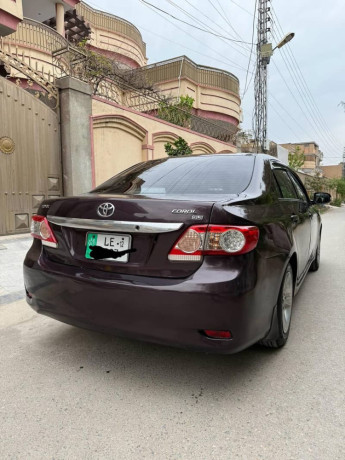 toyota-corolla-gli-13-vvti-2011-big-3