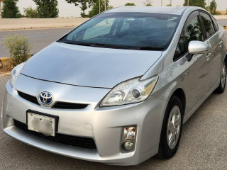toyota-prius-2011
