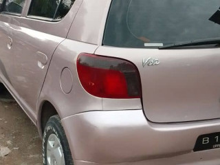 toyota-vitz-1999